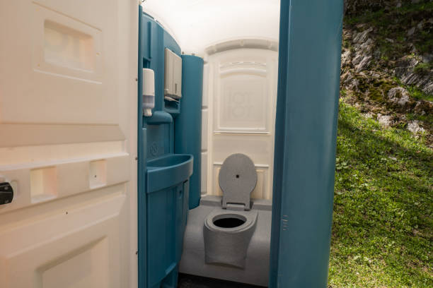 Best Portable restroom trailer rental  in Edgeworth, PA